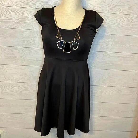 Pinc Fit and flare black skater dress Size Small - Picture 1 of 6